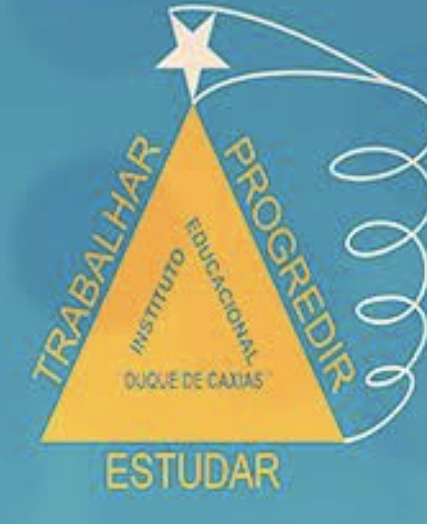 Símbolo do IEDC: triângulo amarelo-ouro com as palavras Trabalhar, Estudar e Progredir, estrela branca no vértice e espiral sobre fundo azul-celeste